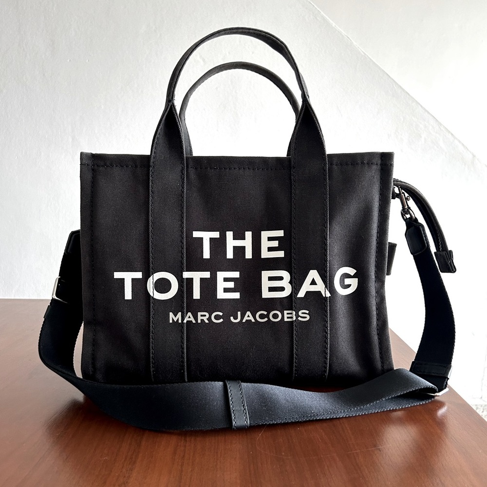 MARC JACOBS Medium Tote Bag in Black Canvas